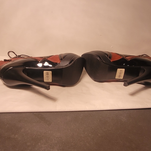 New Nicole Lee stiletto leather/patent leather booties - Picture 6 of 8